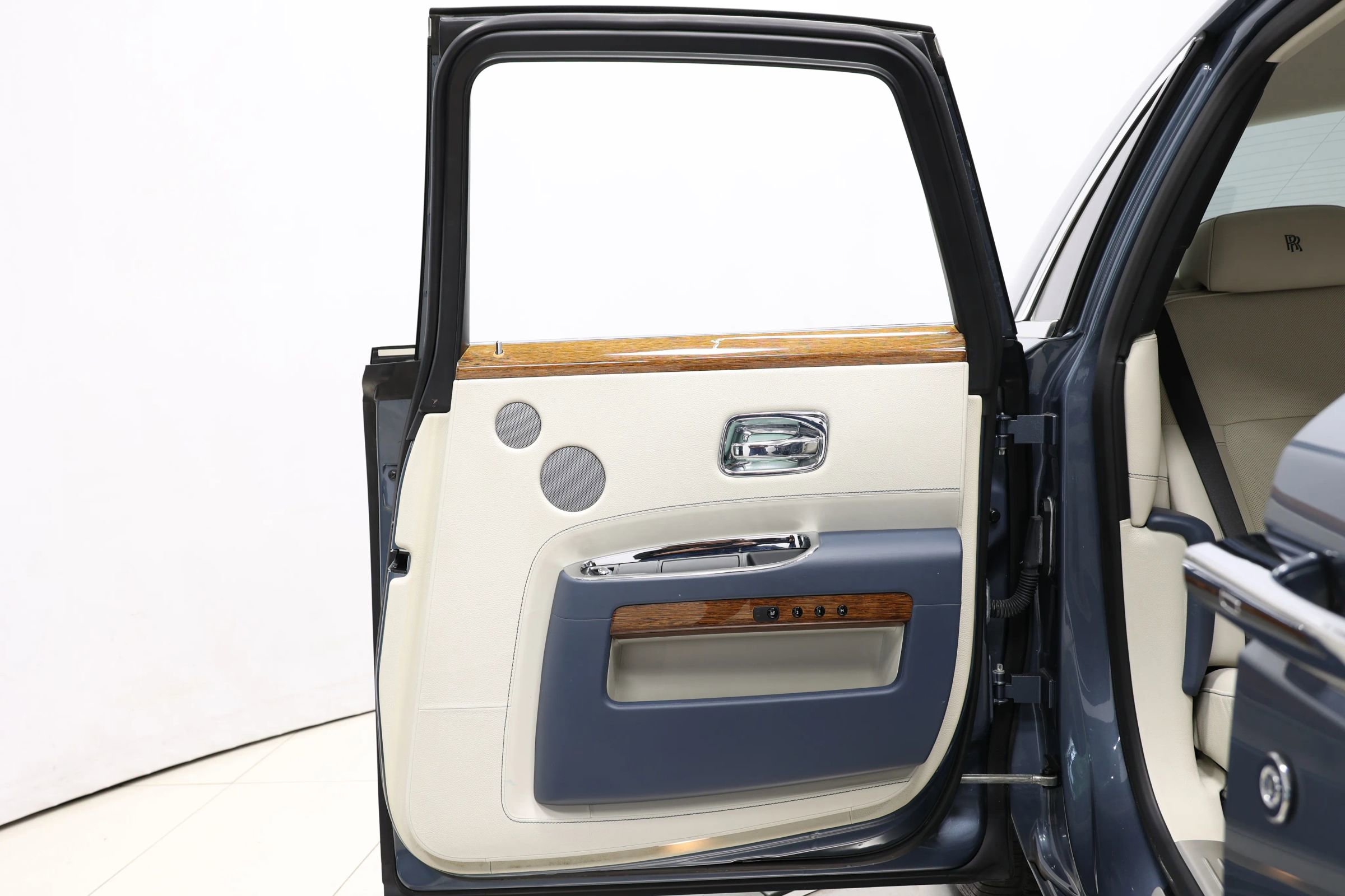 Used 2011 Rolls-Royce Ghost image 70