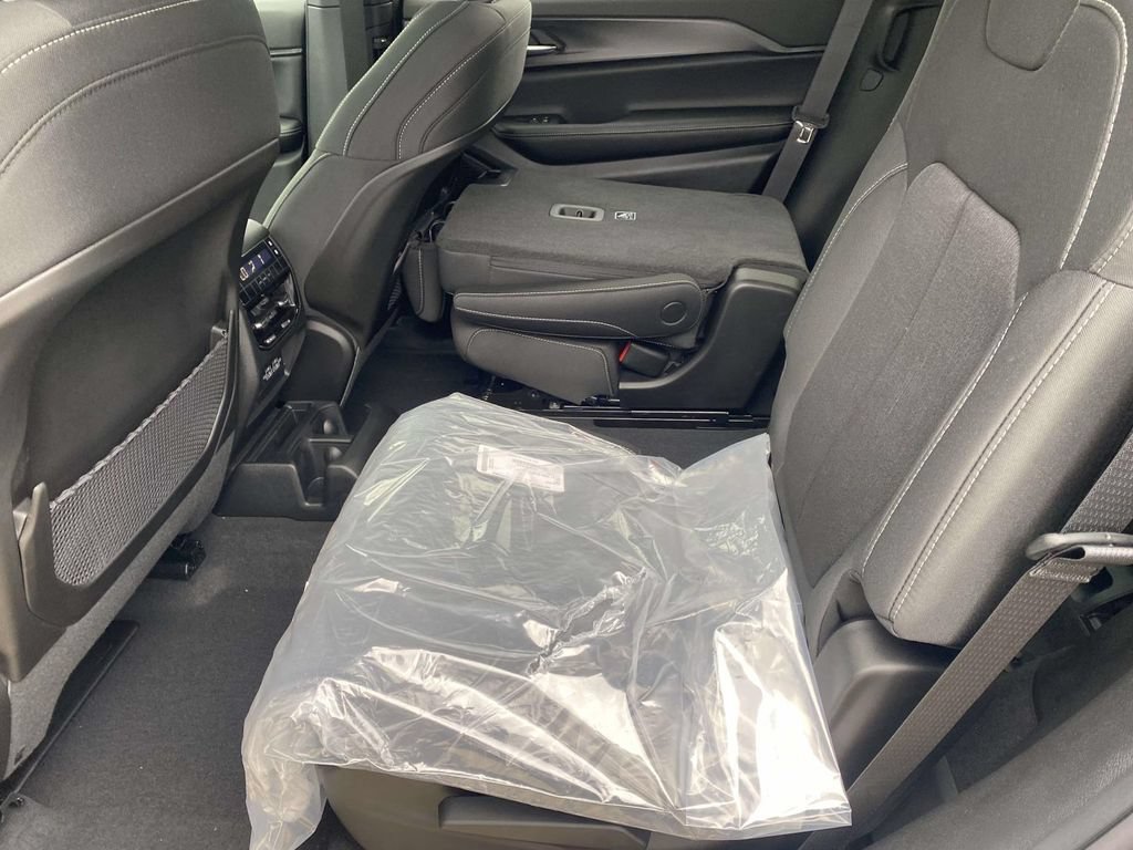 New 2026 Jeep Grand Cherokee L 2WD image 40