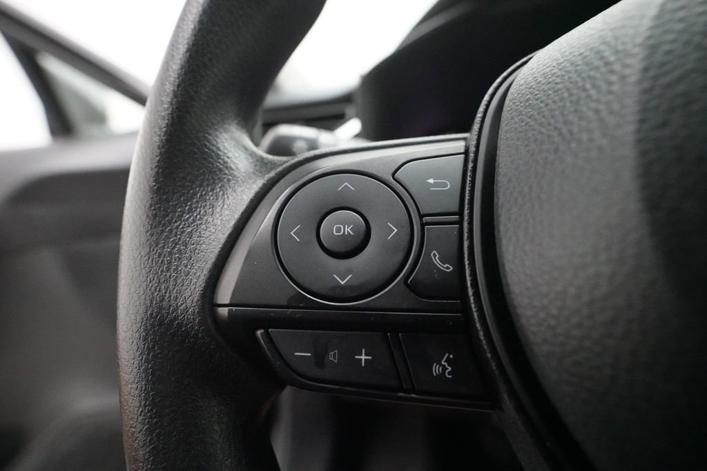 Used 2025 Toyota RAV4 XLE image 19