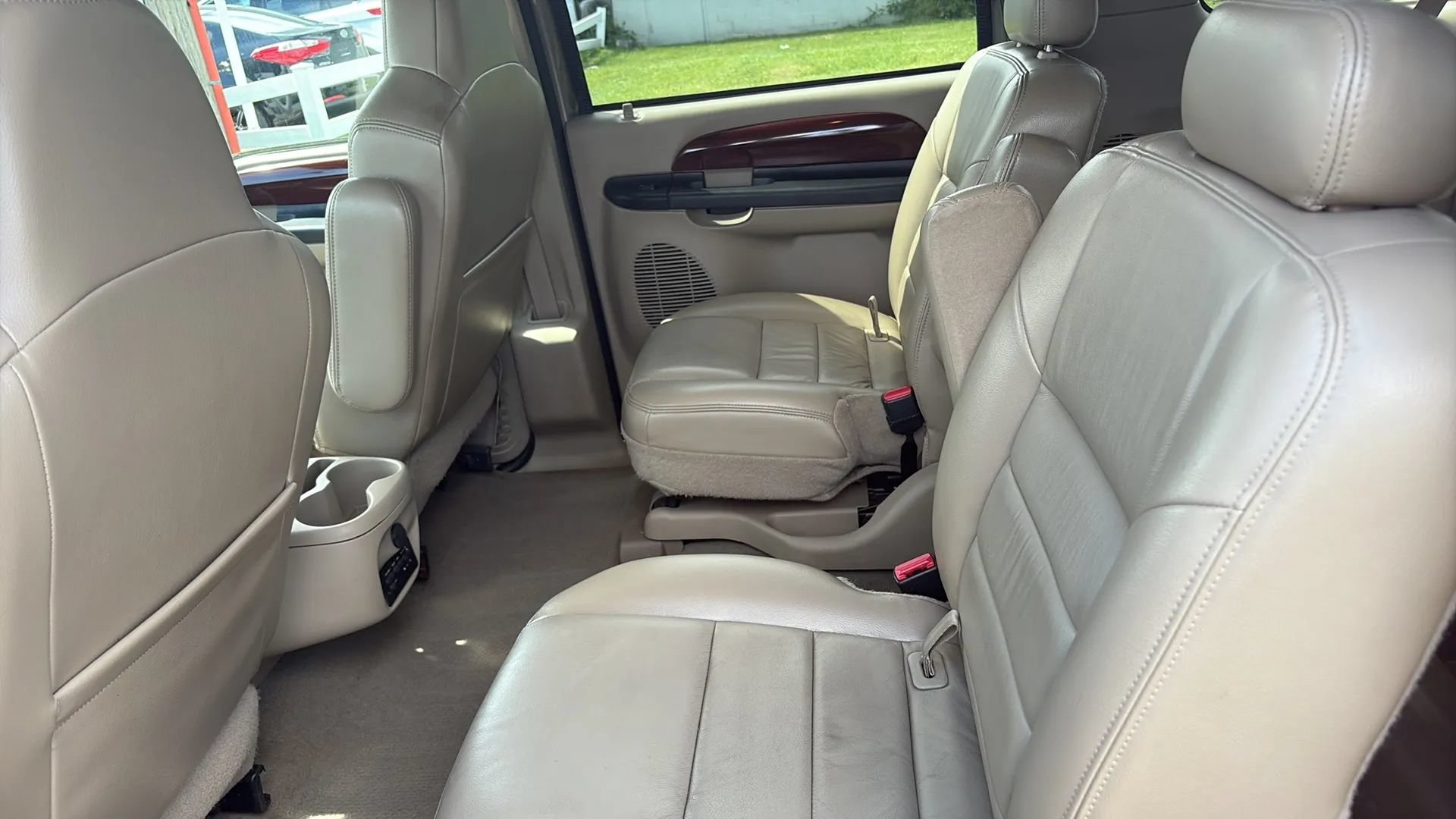 Used 2005 Ford Excursion Limited AWD/4WD image 12