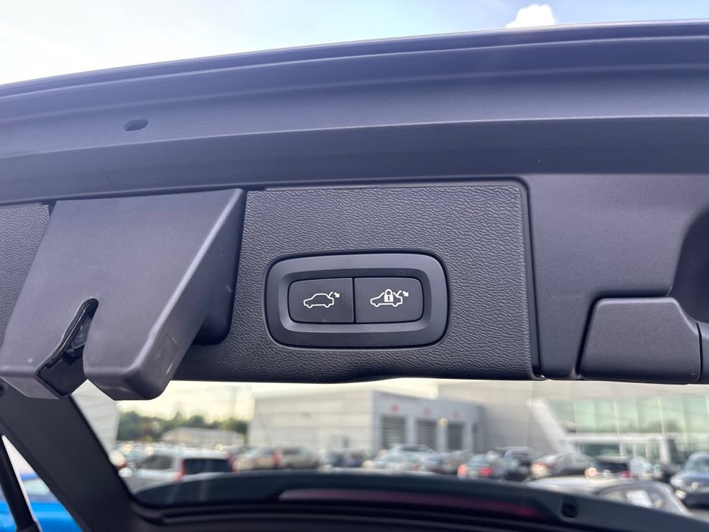 Certified 2024 Volvo XC60 B5 Core AWD/4WD image 5