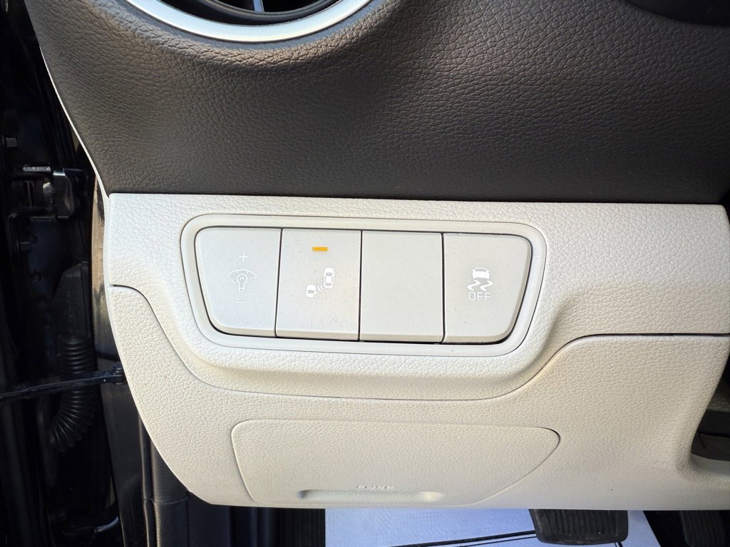 Used 2023 Kia Forte LXS w/ LXS Technology Package image 17