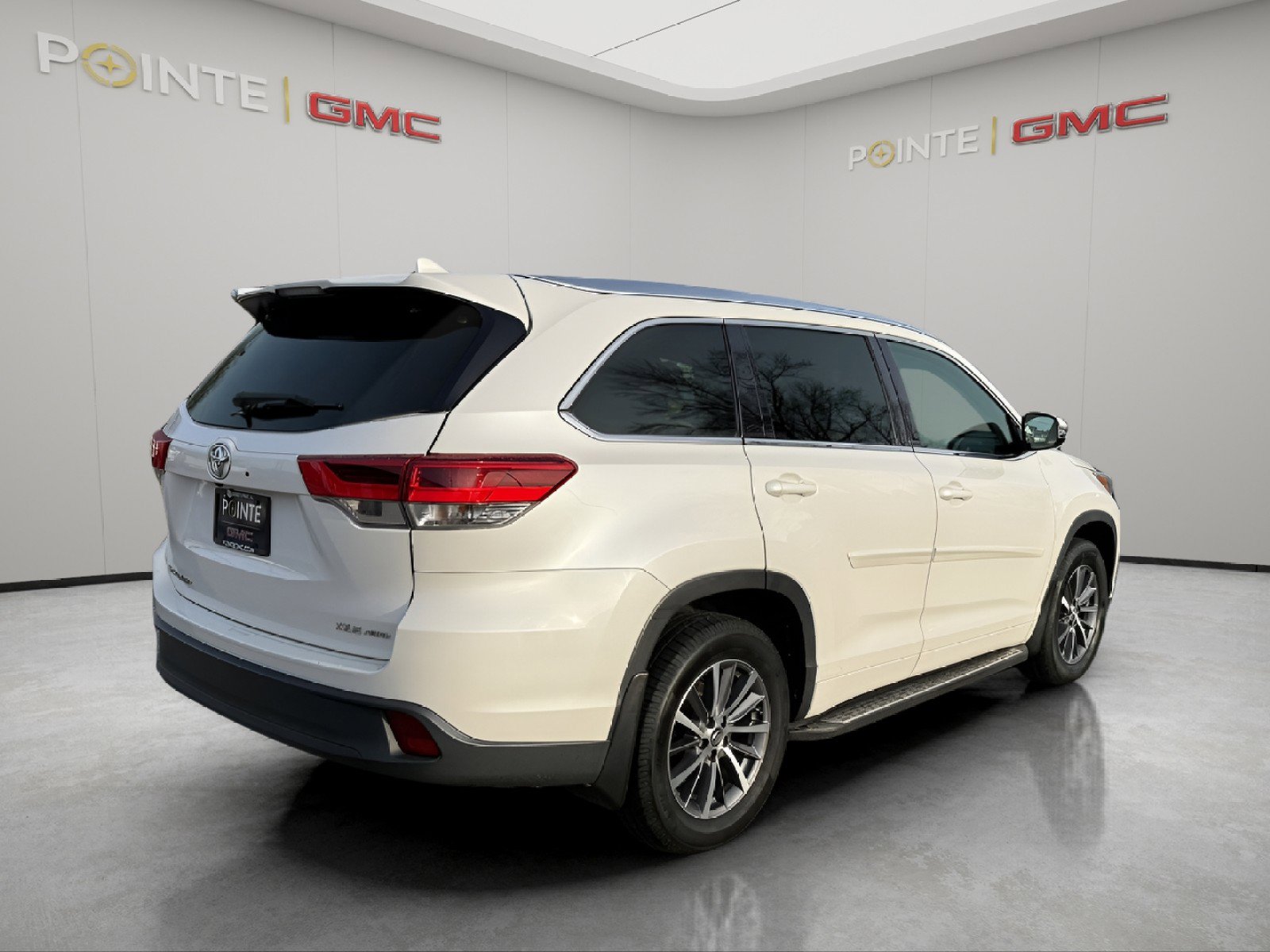 Used 2018 Toyota Highlander XLE image 5