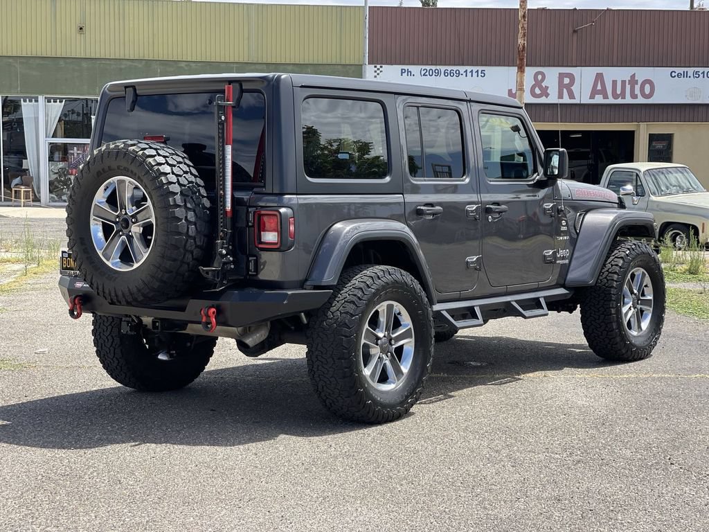 Used 2018 Jeep Wrangler Unlimited Sahara AWD/4WD image 36