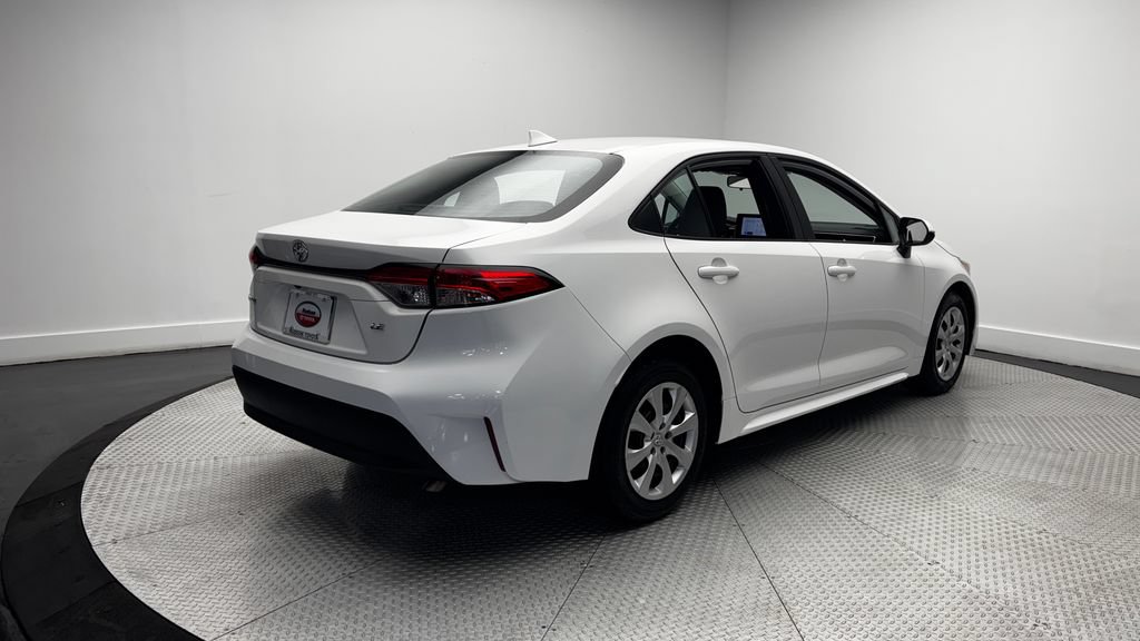 Certified 2024 Toyota Corolla LE FWD image 33