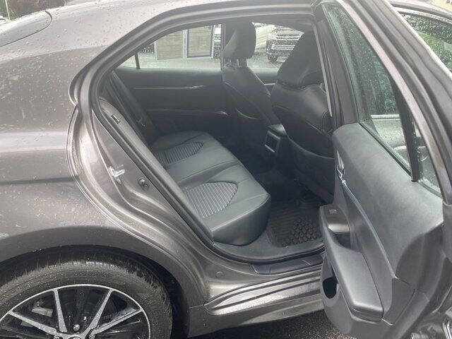 Used 2023 Toyota Camry SE image 12