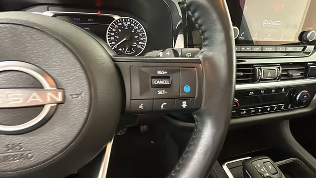 Used 2024 Nissan Pathfinder SV AWD/4WD image 17