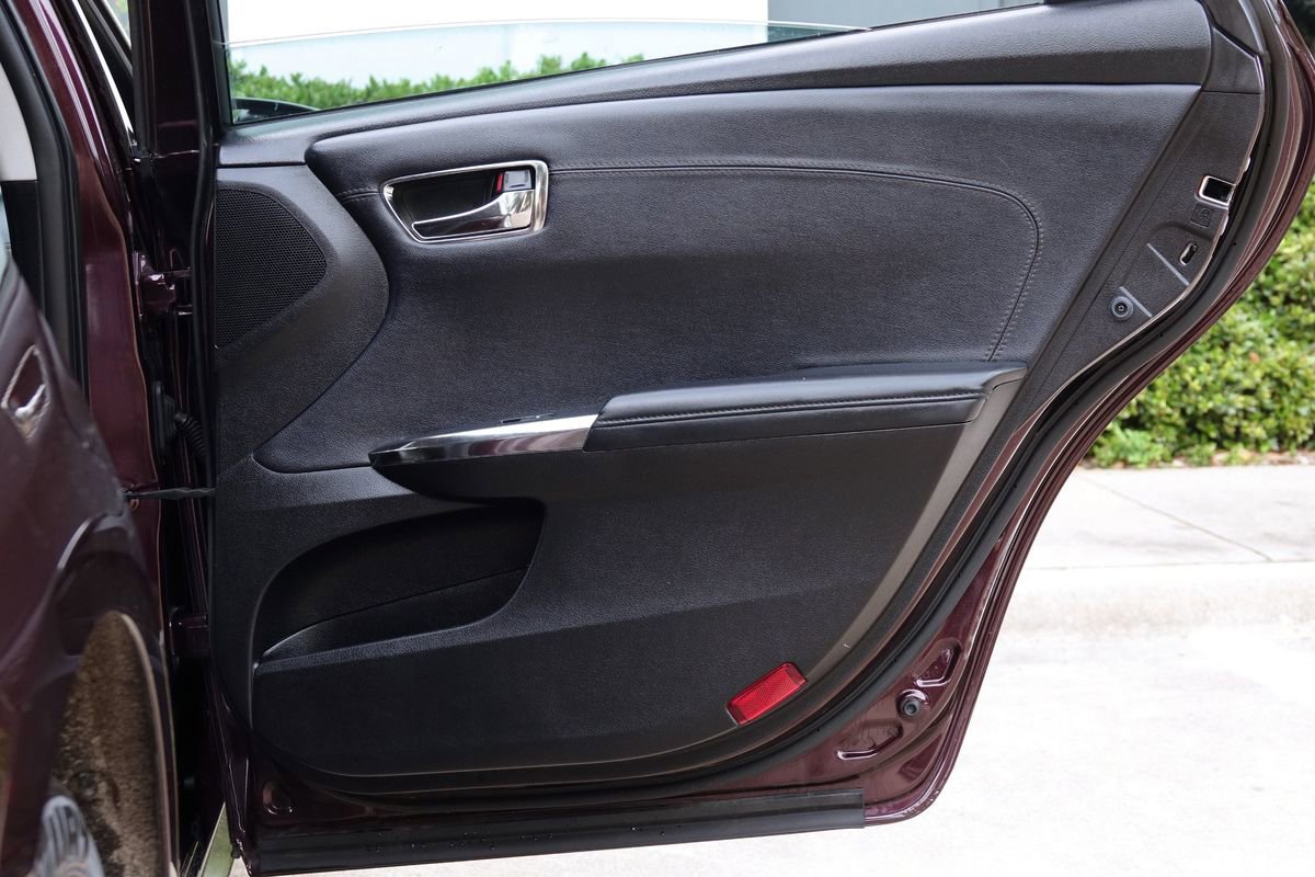 Used 2015 Toyota Avalon XLE Premium FWD image 40