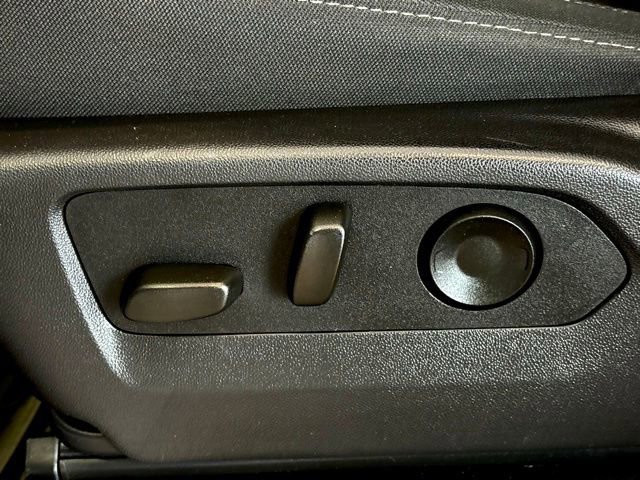 Used 2025 Chevrolet Silverado 2500 LT w/ Convenience Package image 19