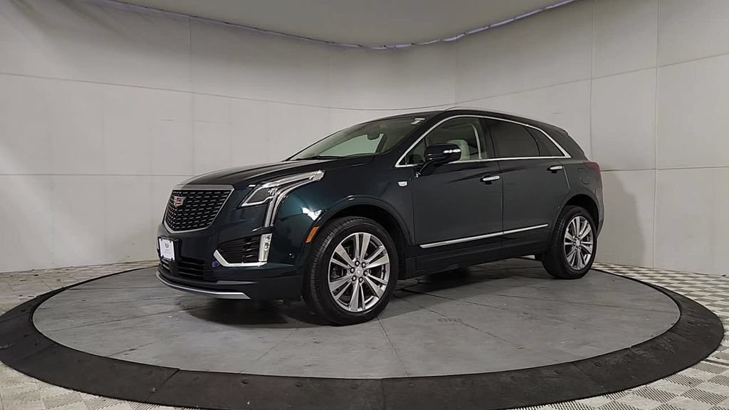 Used 2024 Cadillac XT5 Premium Luxury w/ Technology Package FWD image 4