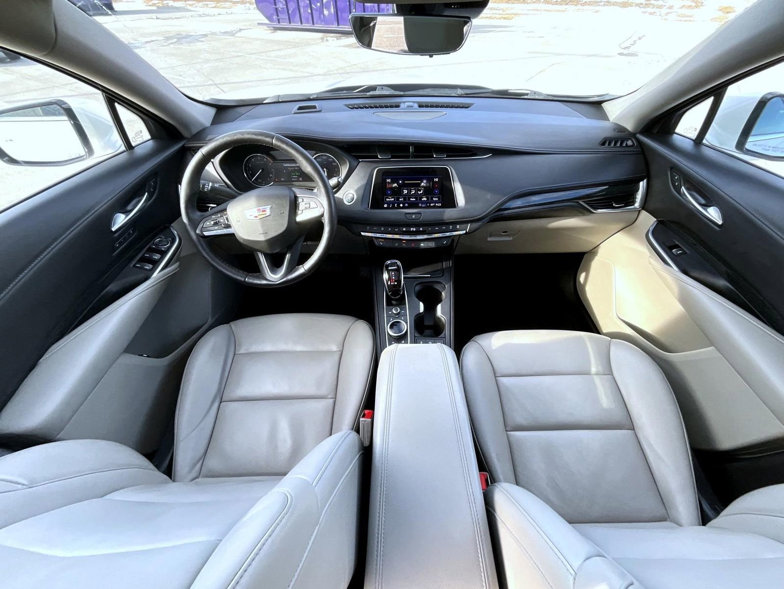 Used 2022 Cadillac XT4 Premium Luxury w/ Enhanced Visibility Package image 14