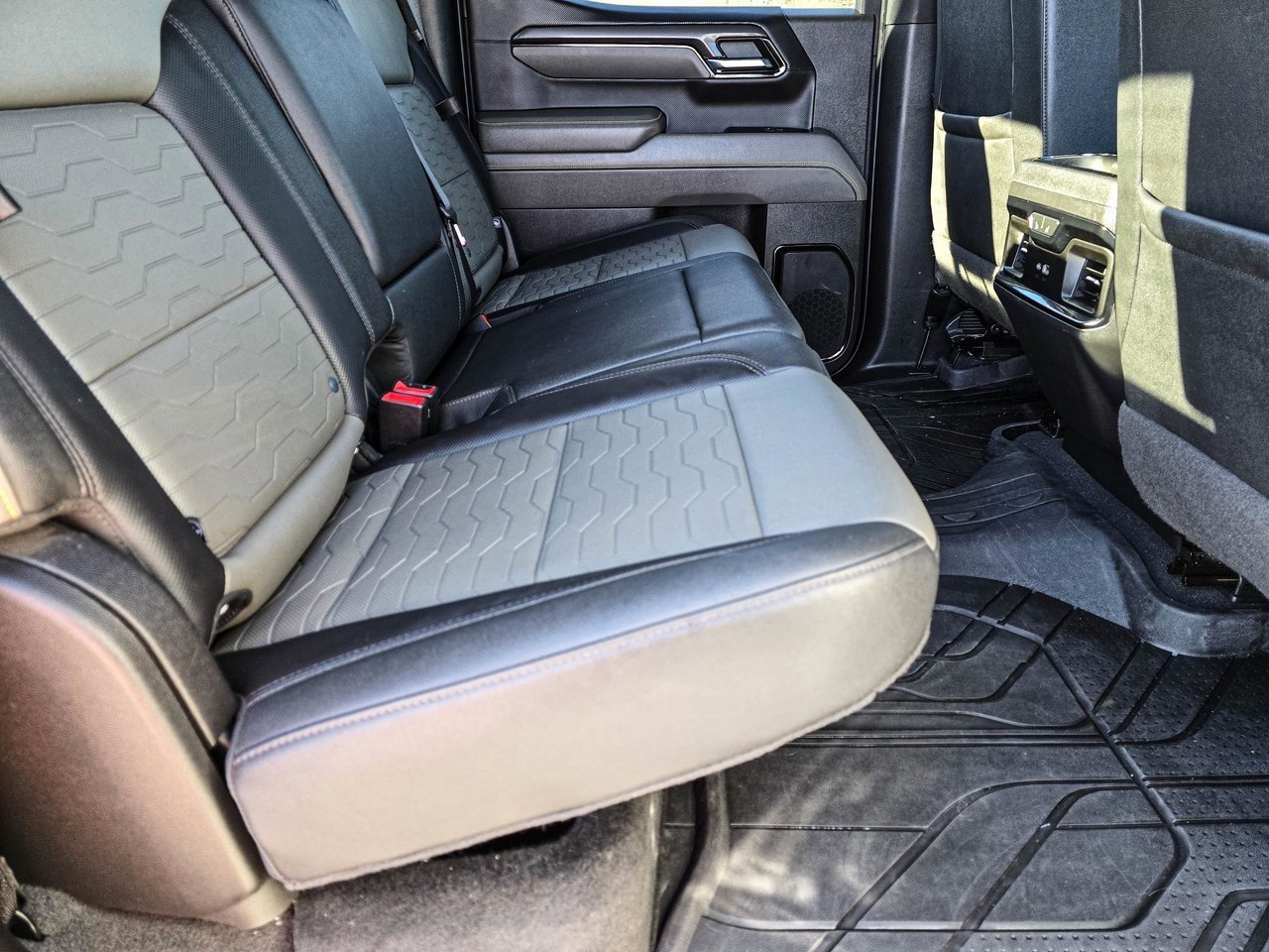 Used 2023 Chevrolet Silverado 1500 ZR2 w/ Technology Package image 37