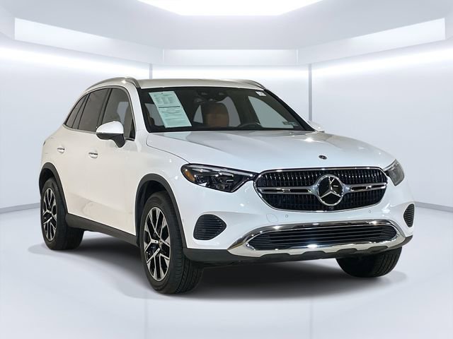 Used 2025 Mercedes-Benz GLC 350e 4MATIC image 9