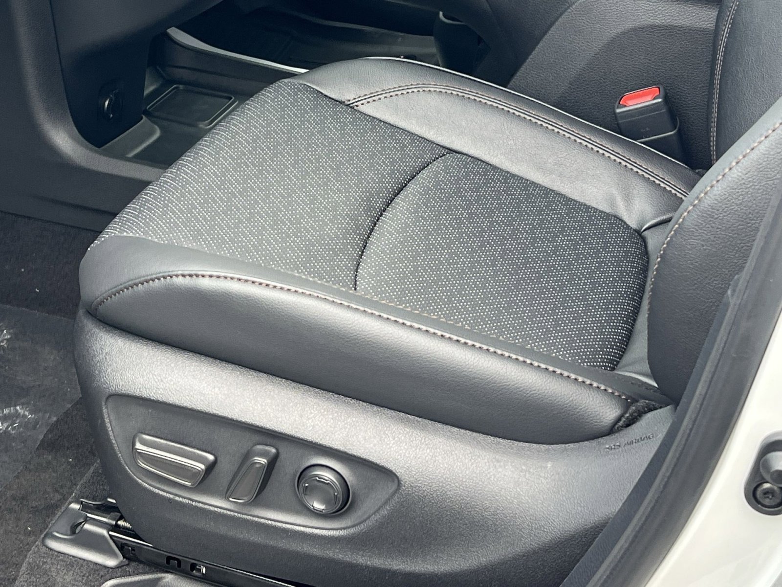 New 2026 Toyota Sienna Limited image 8