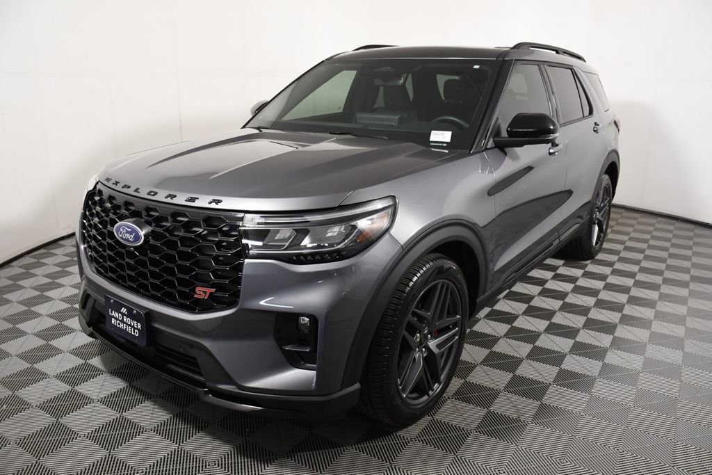 Used 2025 Ford Explorer ST AWD/4WD image 1