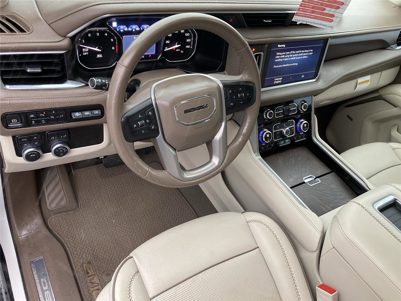 Used 2021 GMC Yukon Denali w/ Denali Premium Package image 10