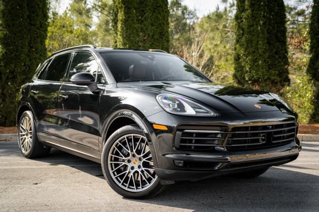 Used 2023 Porsche Cayenne Platinum Edition image 5