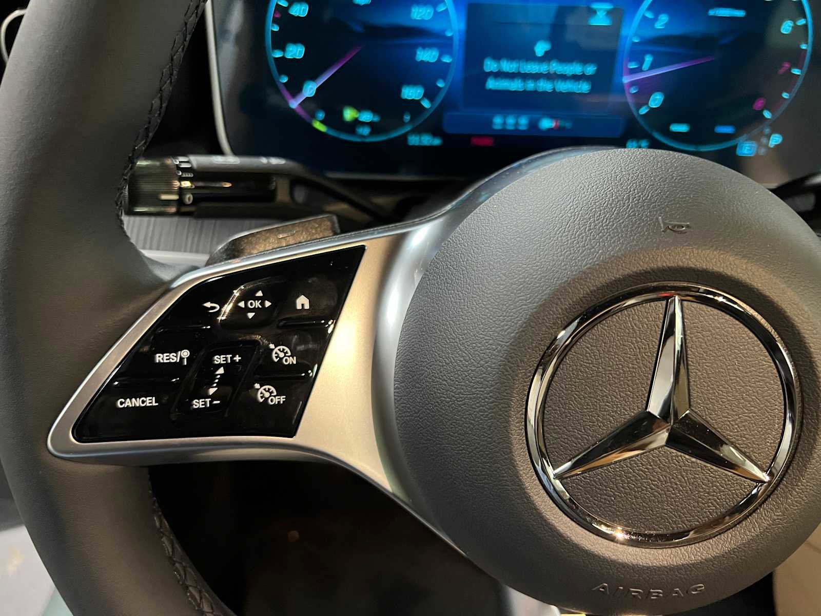 Used 2025 Mercedes-Benz C 300 4MATIC Sedan image 23