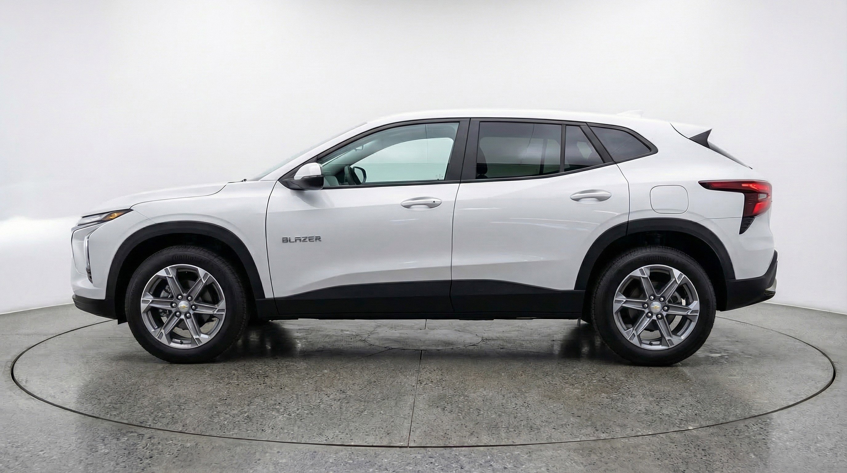 Used 2025 Chevrolet Blazer LT image 5