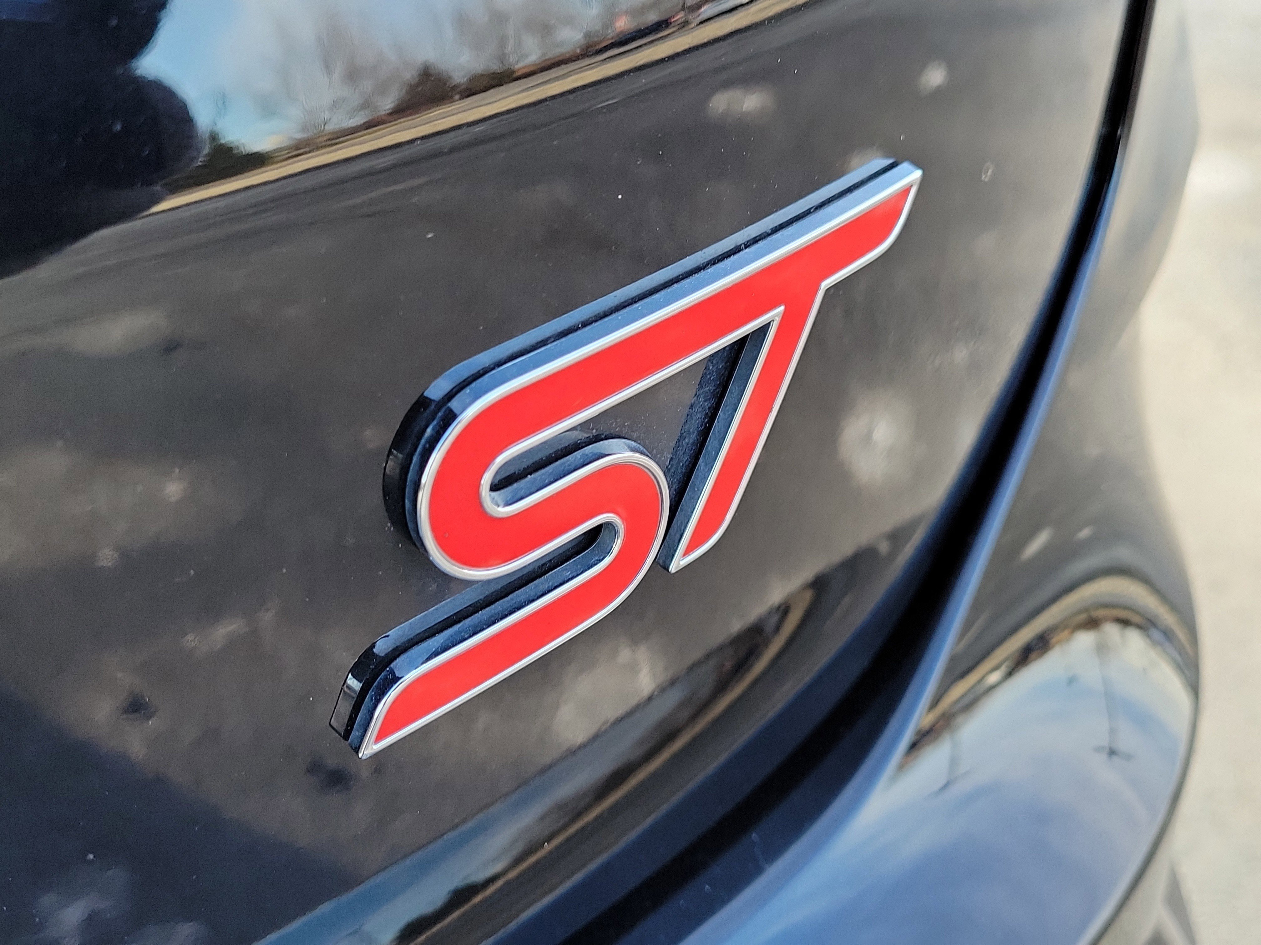 Used 2024 Ford Edge ST w/ Equipment Group 401A image 6