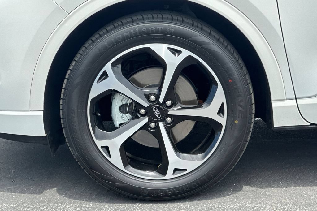 Certified 2023 Ford Escape ST-Line Elite AWD/4WD image 30