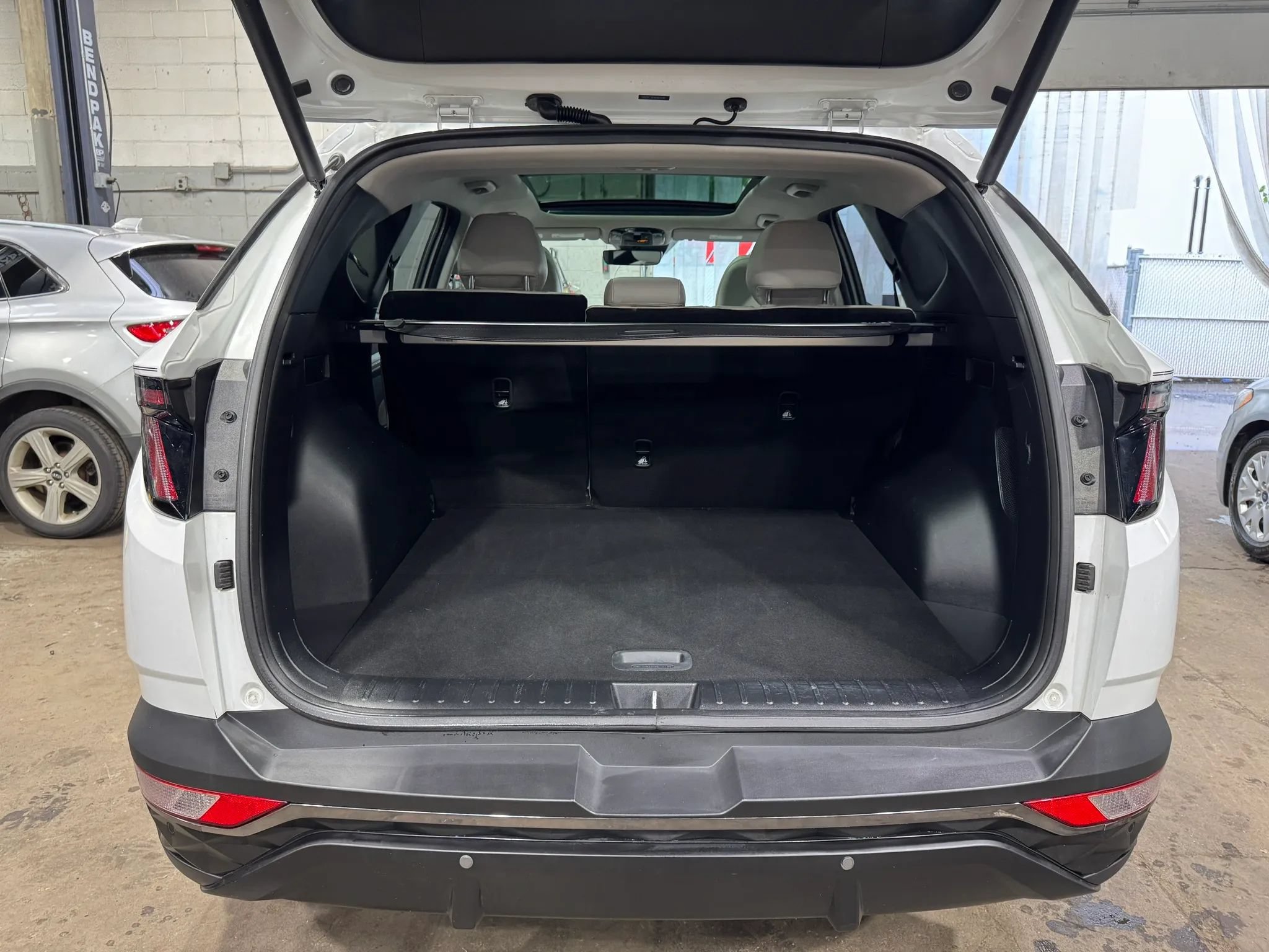 Used 2022 Hyundai Tucson Limited AWD/4WD image 26