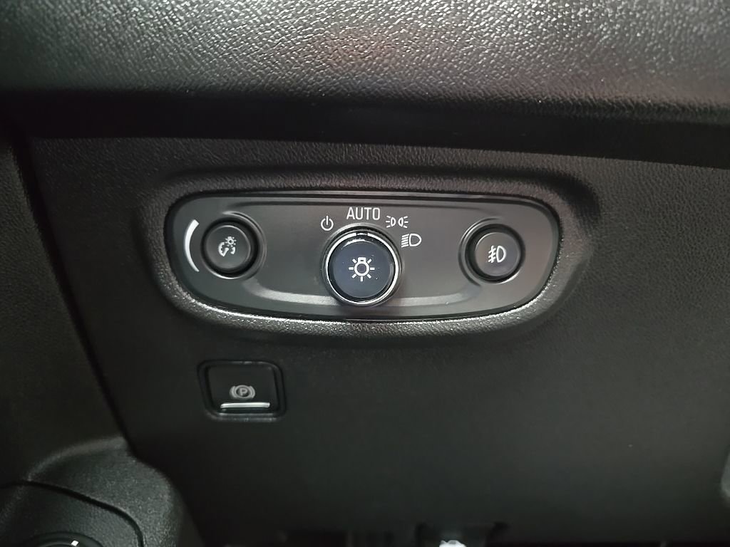 Used 2021 GMC Terrain SLT w/ LPO, Floor Liner Package image 22