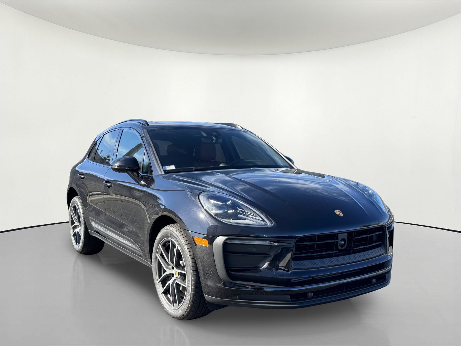 New 2025 Porsche Macan AWD/4WD image 8