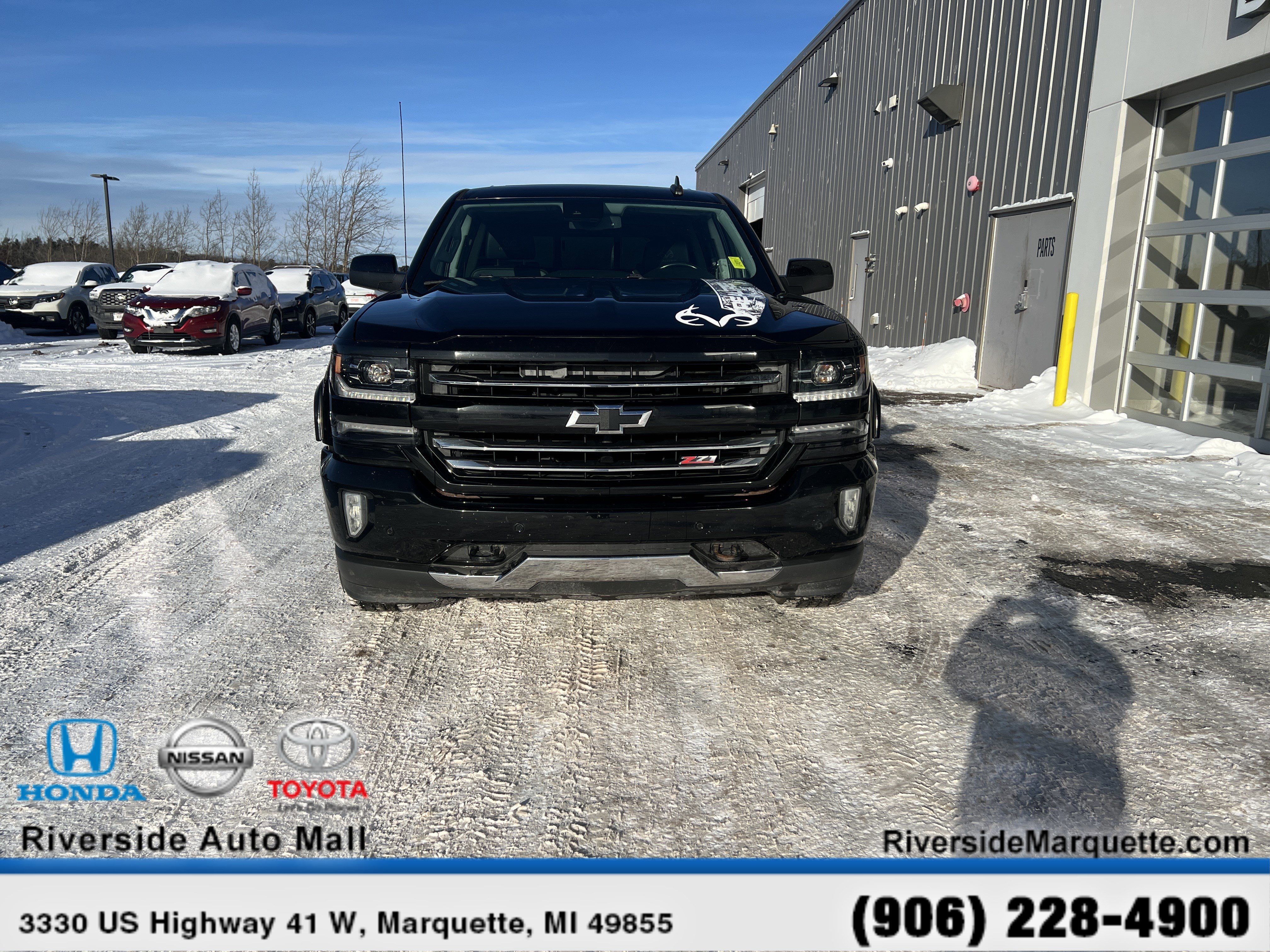 Used 2017 Chevrolet Silverado 1500 LTZ Z71 w/ Realtree Edition image 2