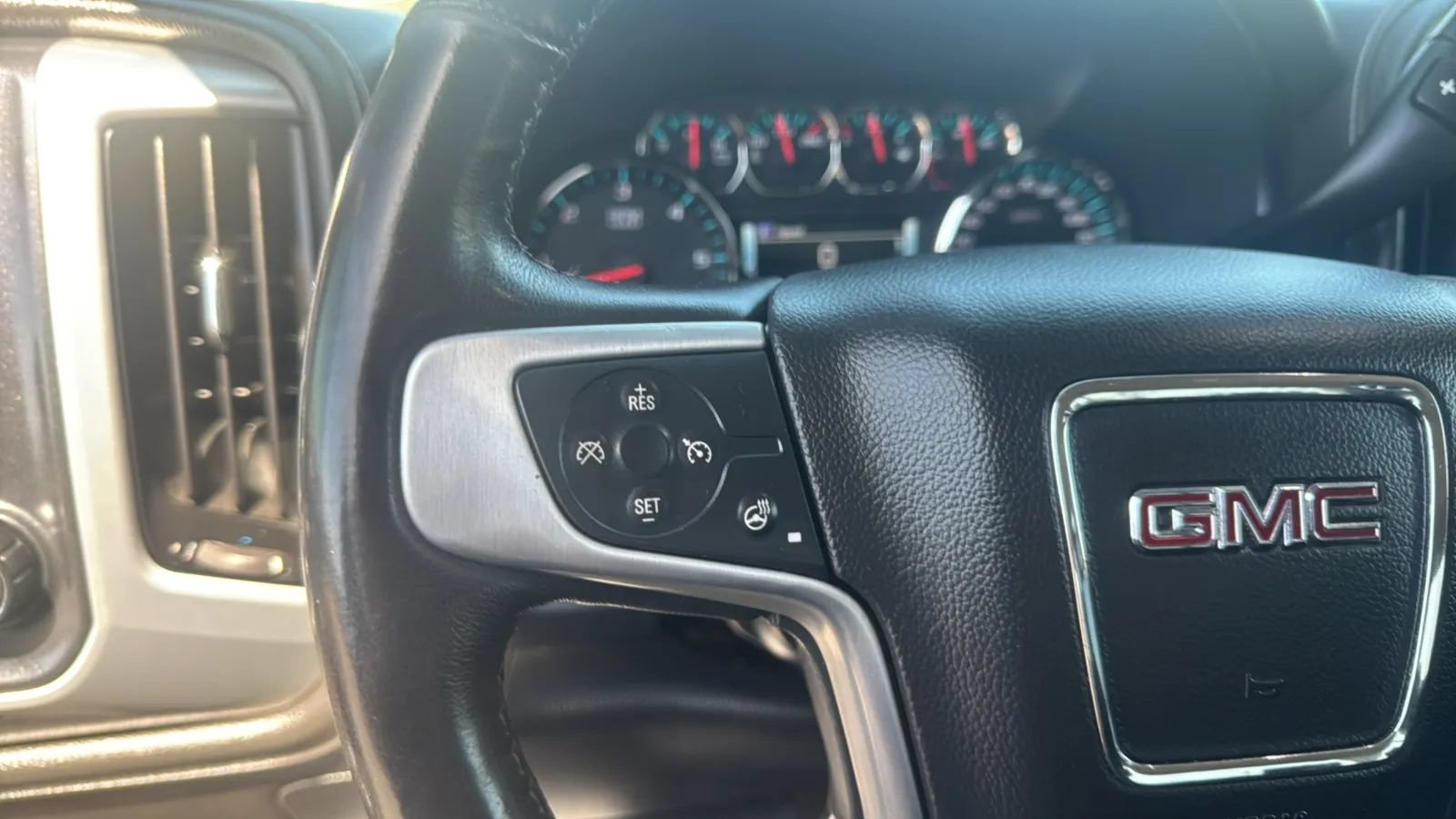 Used 2017 GMC Sierra 1500 SLT w/ SLT Premium Package AWD/4WD image 24
