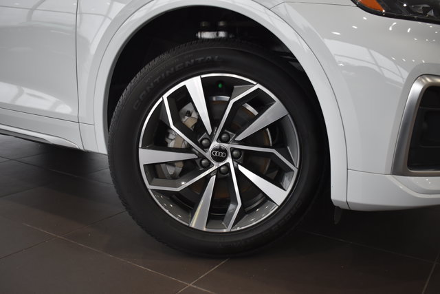 Used 2023 Audi Q5 2.0T Premium Plus w/ Premium Plus Package AWD/4WD image 2