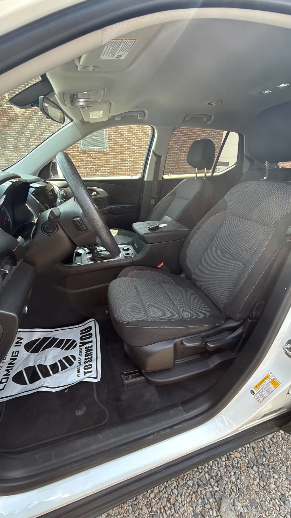 Used 2021 Chevrolet Traverse LS FWD image 23