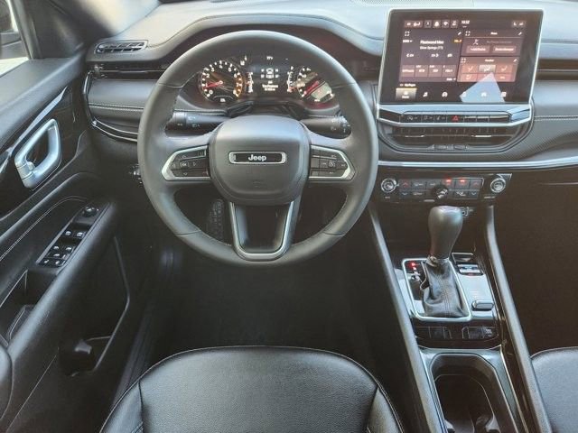Used 2024 Jeep Compass Latitude w/ Convenience Group AWD/4WD image 27