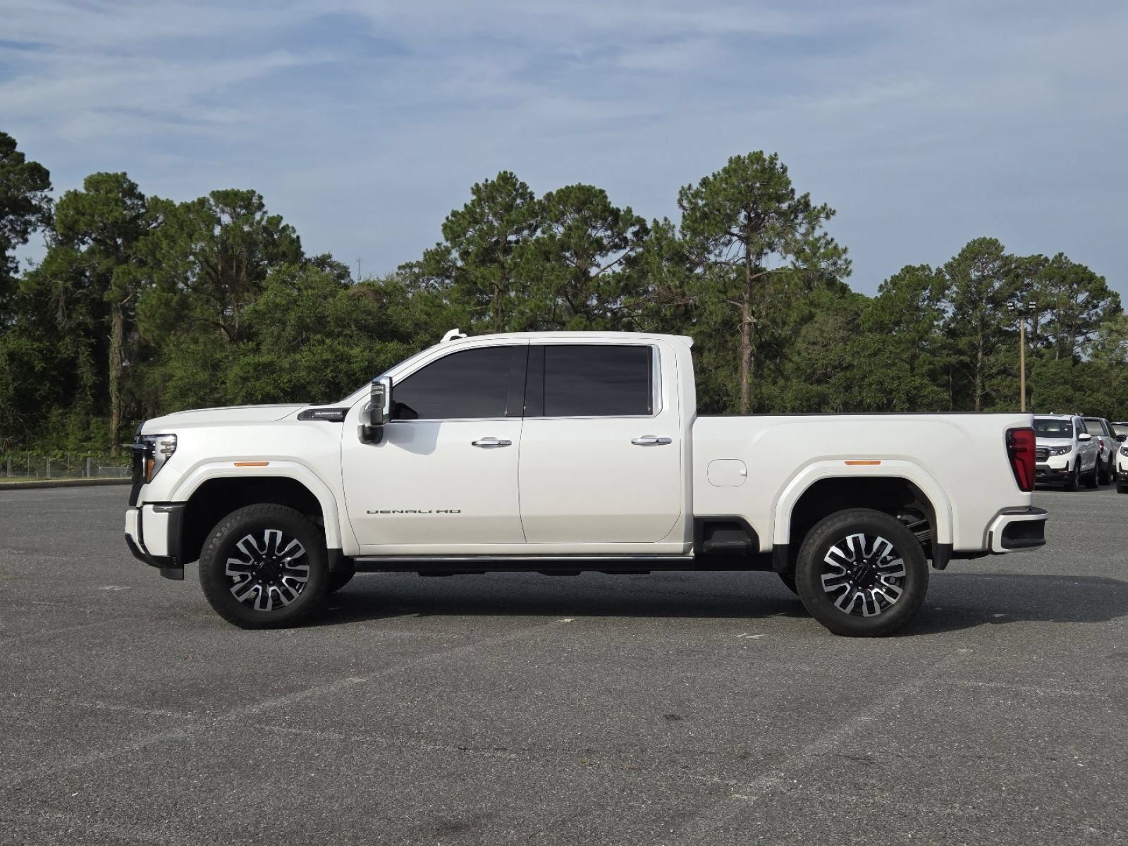 Used 2024 GMC Sierra 2500 Denali Ultimate w/ Max Trailering Package AWD/4WD image 21