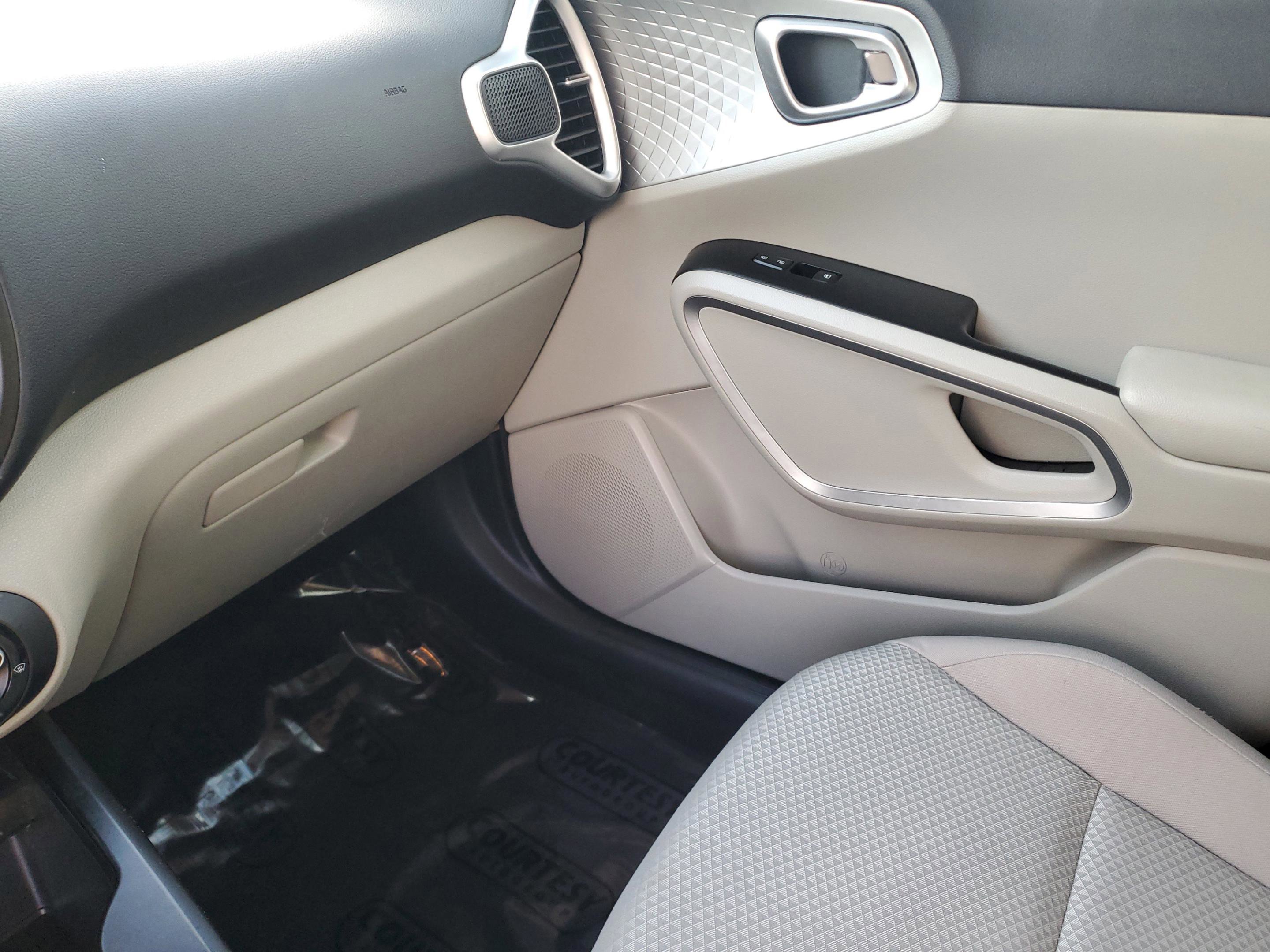 Certified 2022 Kia Soul LX image 23