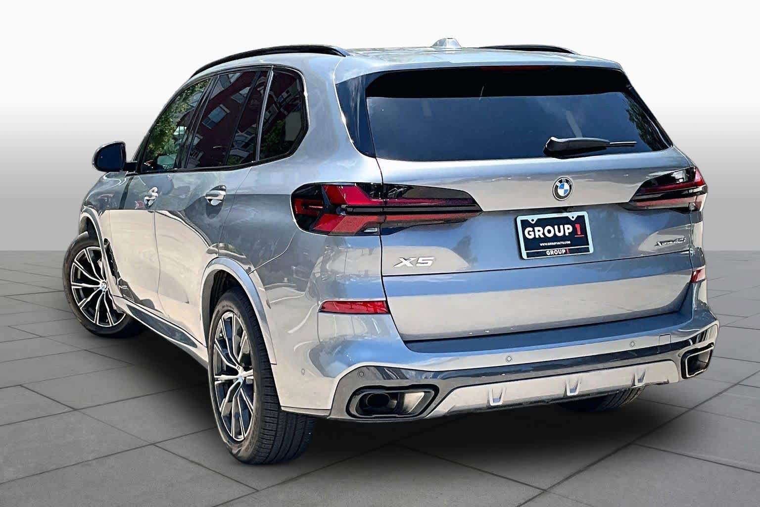 Used 2024 BMW X5 xDrive40i w/ M Sport Package AWD/4WD image 11
