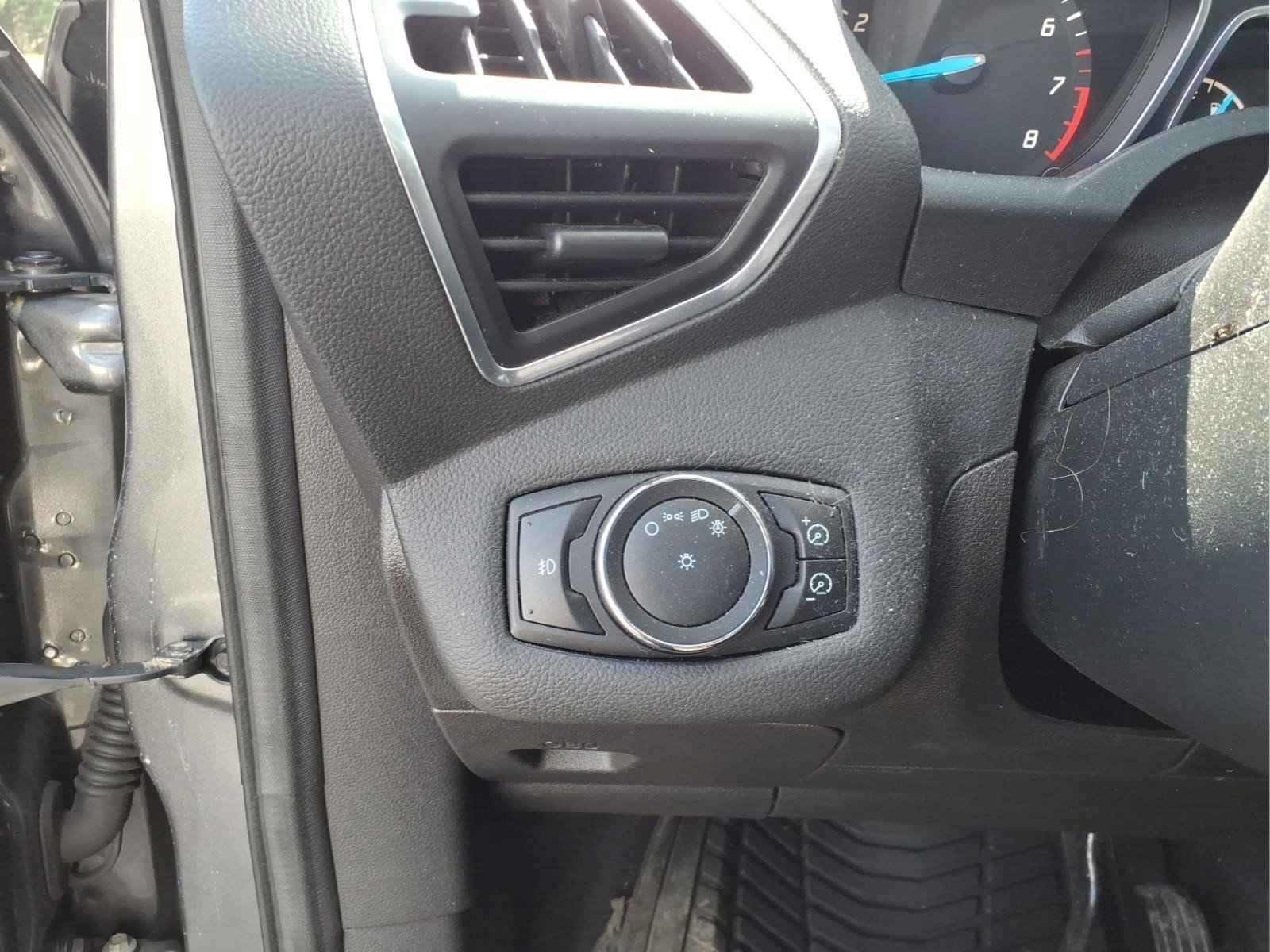 Used 2013 Ford Escape Titanium w/ Parking Technology Pkg image 9