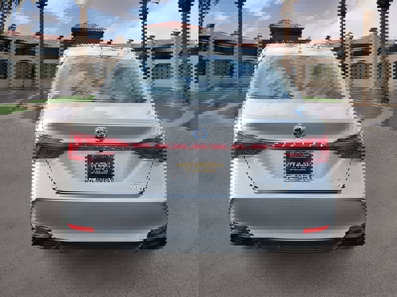 Used 2021 Toyota Avalon XLE w/ Carpet Mat Package (TMS) image 7