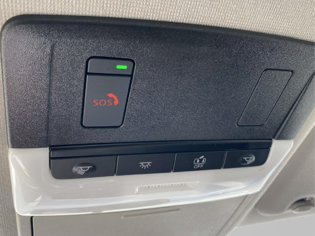 Used 2025 Nissan Sentra SV FWD image 30