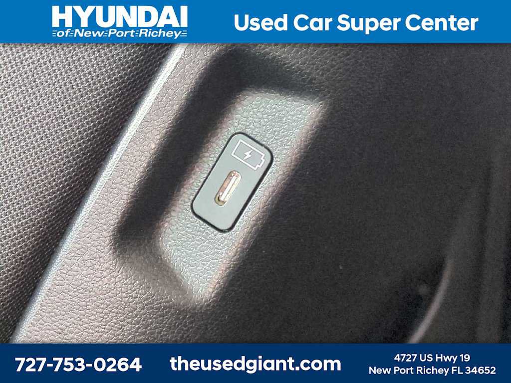 Used 2025 Hyundai Santa Fe SE FWD image 17