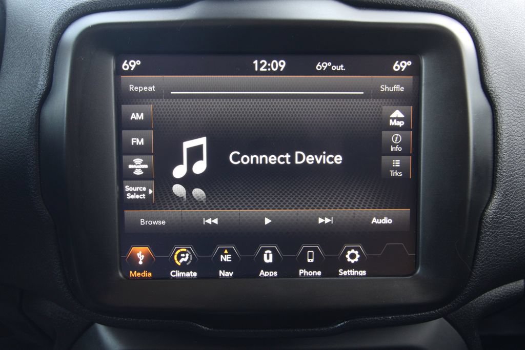 Used 2021 Jeep Renegade Latitude w/ Luxury Group I AWD/4WD image 29