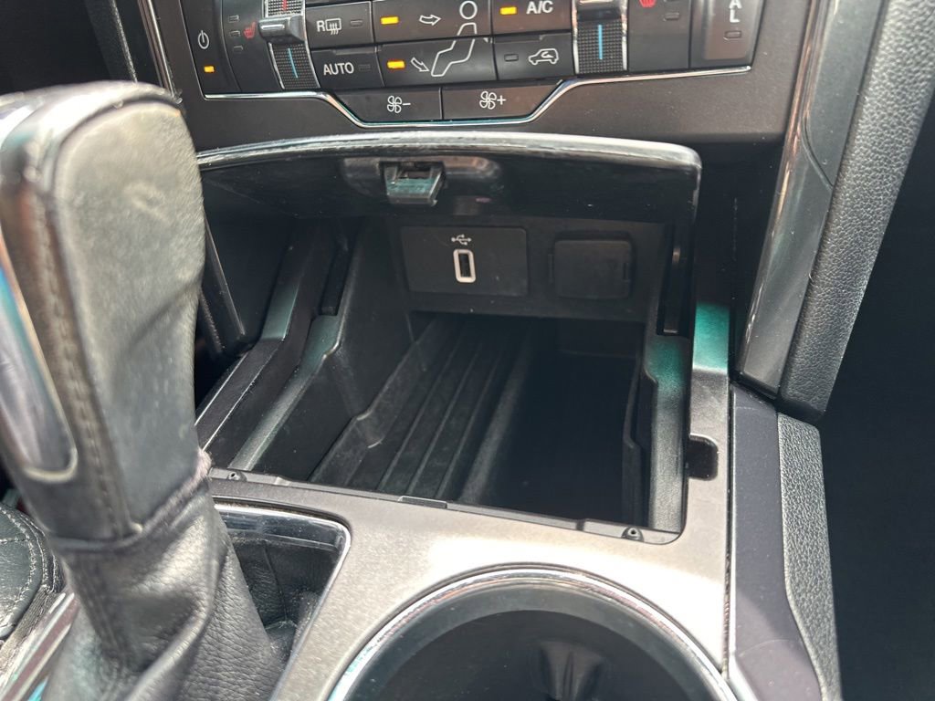 Used 2017 Ford Explorer XLT w/ Equipment Group 202A FWD image 5