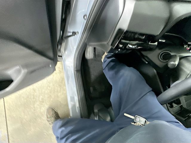 Used 2023 Honda CR-V EX-L image 9