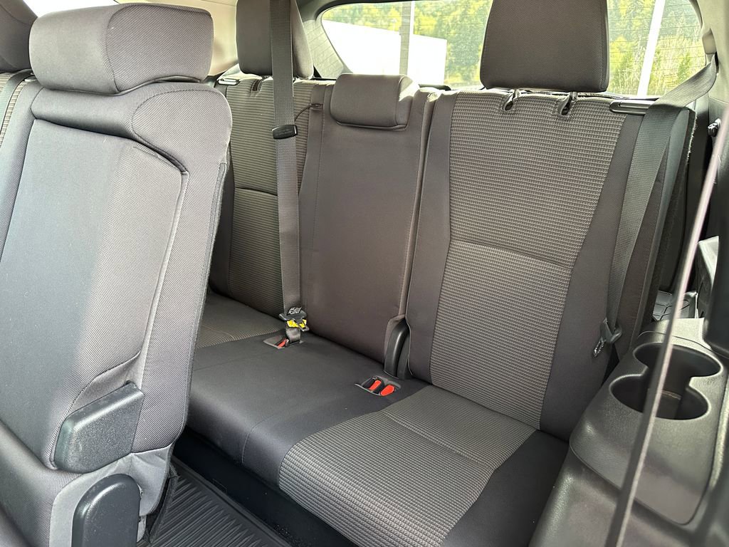 Used 2020 Toyota Highlander LE AWD/4WD image 15