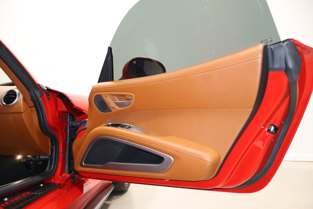 Used 2013 SRT Viper GTS w/ GTS Laguna Interior Pkg image 33