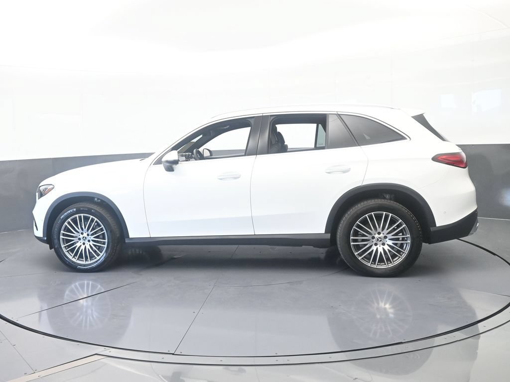 Used 2026 Mercedes-Benz GLC 300 image 3