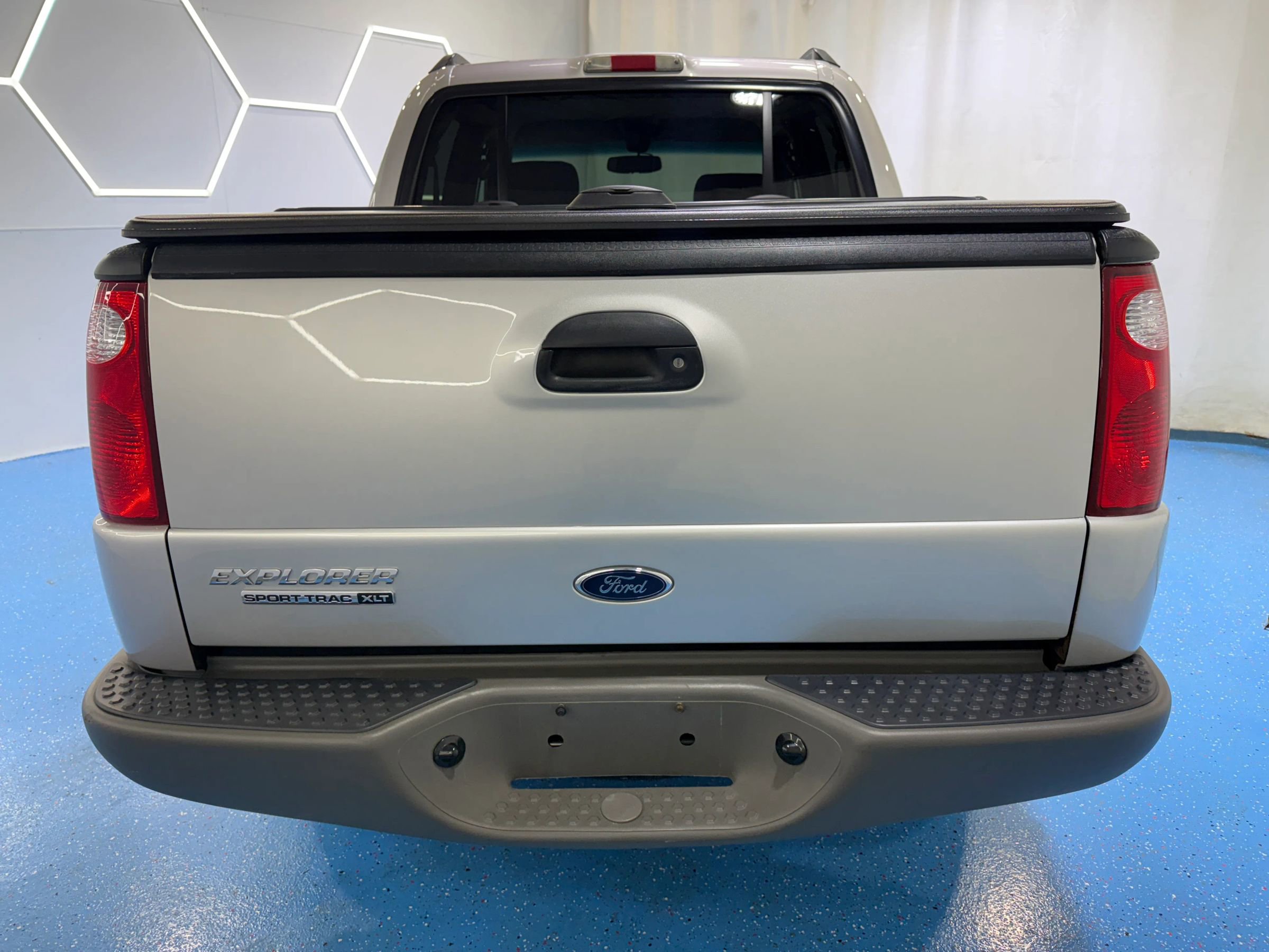 Used 2003 Ford Explorer Sport Trac XLT image 6