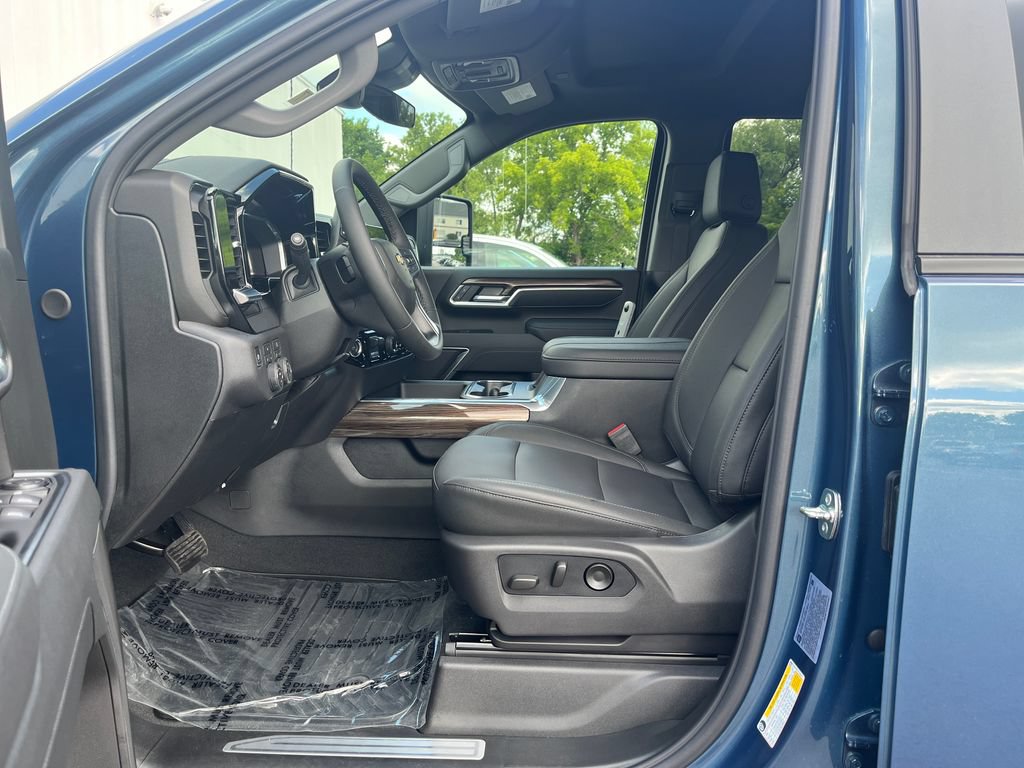New 2026 Chevrolet Silverado 3500 LT AWD/4WD image 9