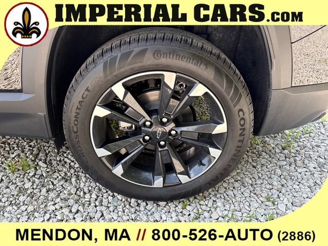 New 2026 Chevrolet Equinox RS w/ LPO, Floor Liner Package AWD/4WD image 8
