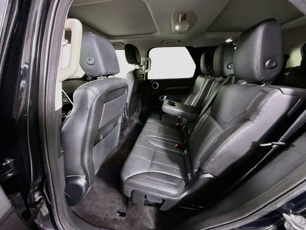 Used 2018 Land Rover Discovery HSE AWD/4WD image 24